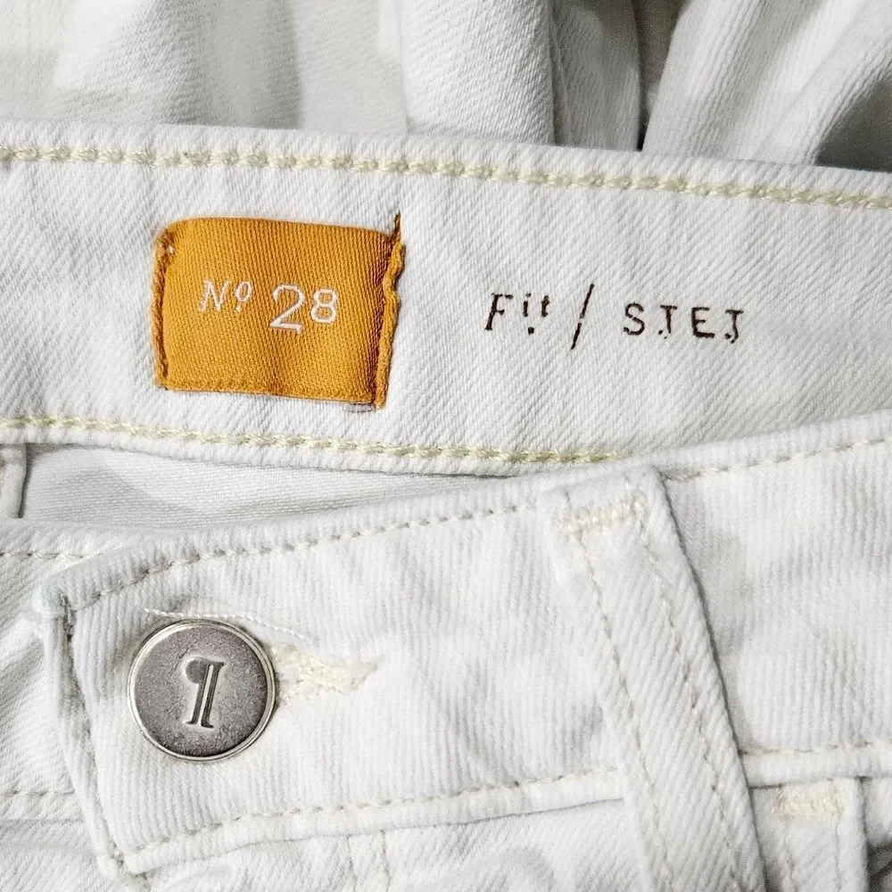 Anthropologie Pilcro & The Letterpress Stet White Distressed Shorts womens sz 28 - Picture 7 of 7